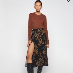 Reformation Zoe Skirt in Night Garden, 0P